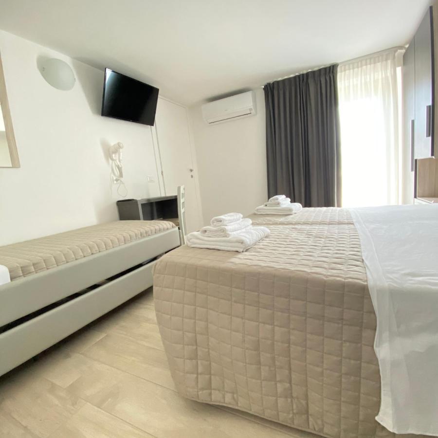 Hotel Bed And Book 리미니 외부 사진