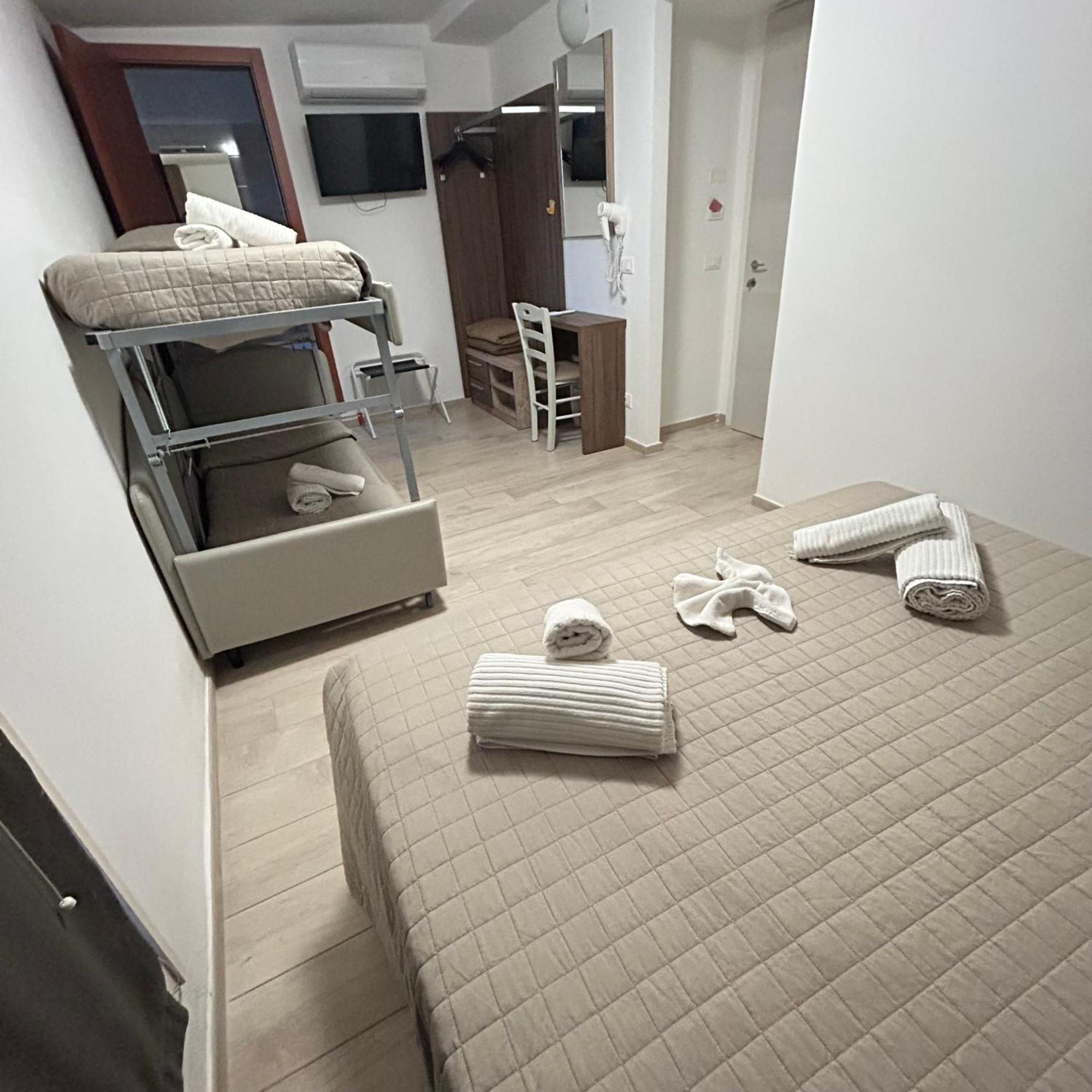 Hotel Bed And Book 리미니 외부 사진