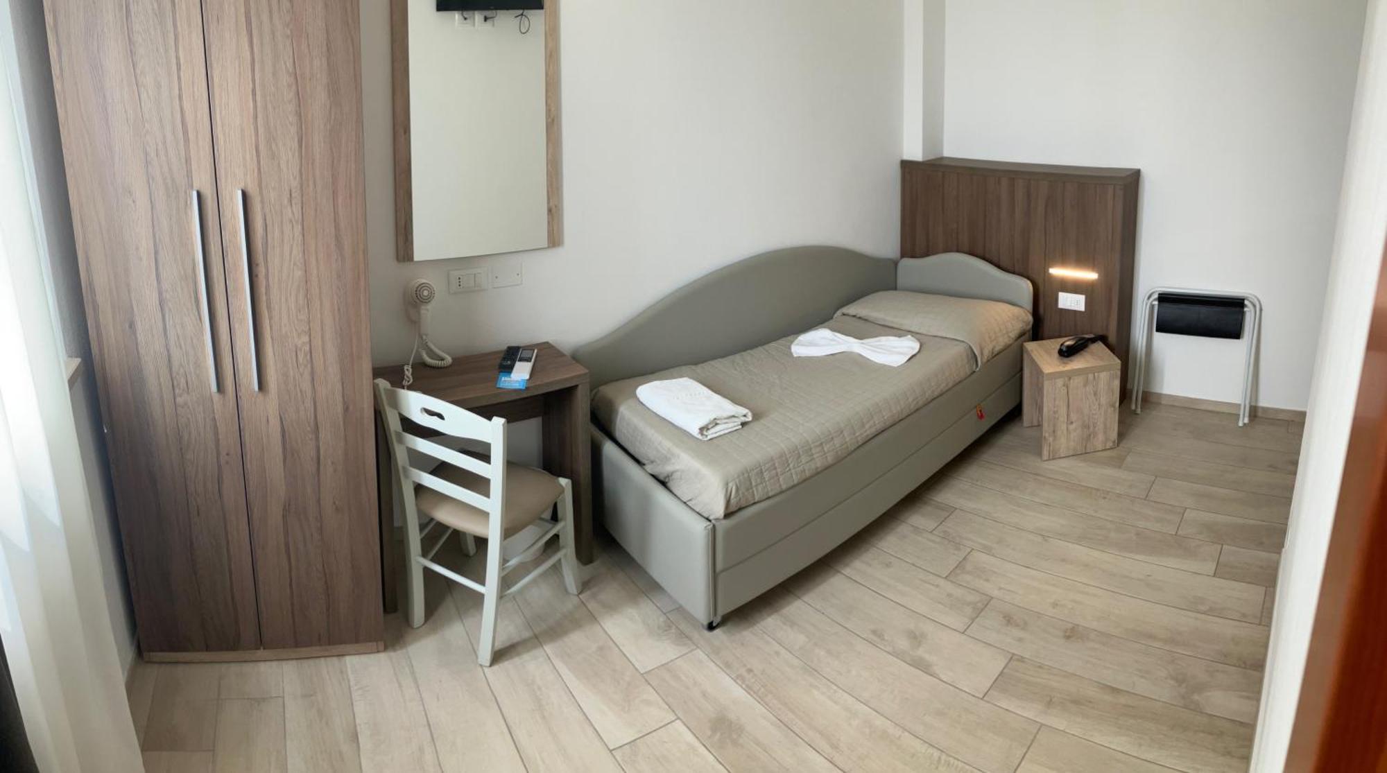 Hotel Bed And Book 리미니 외부 사진