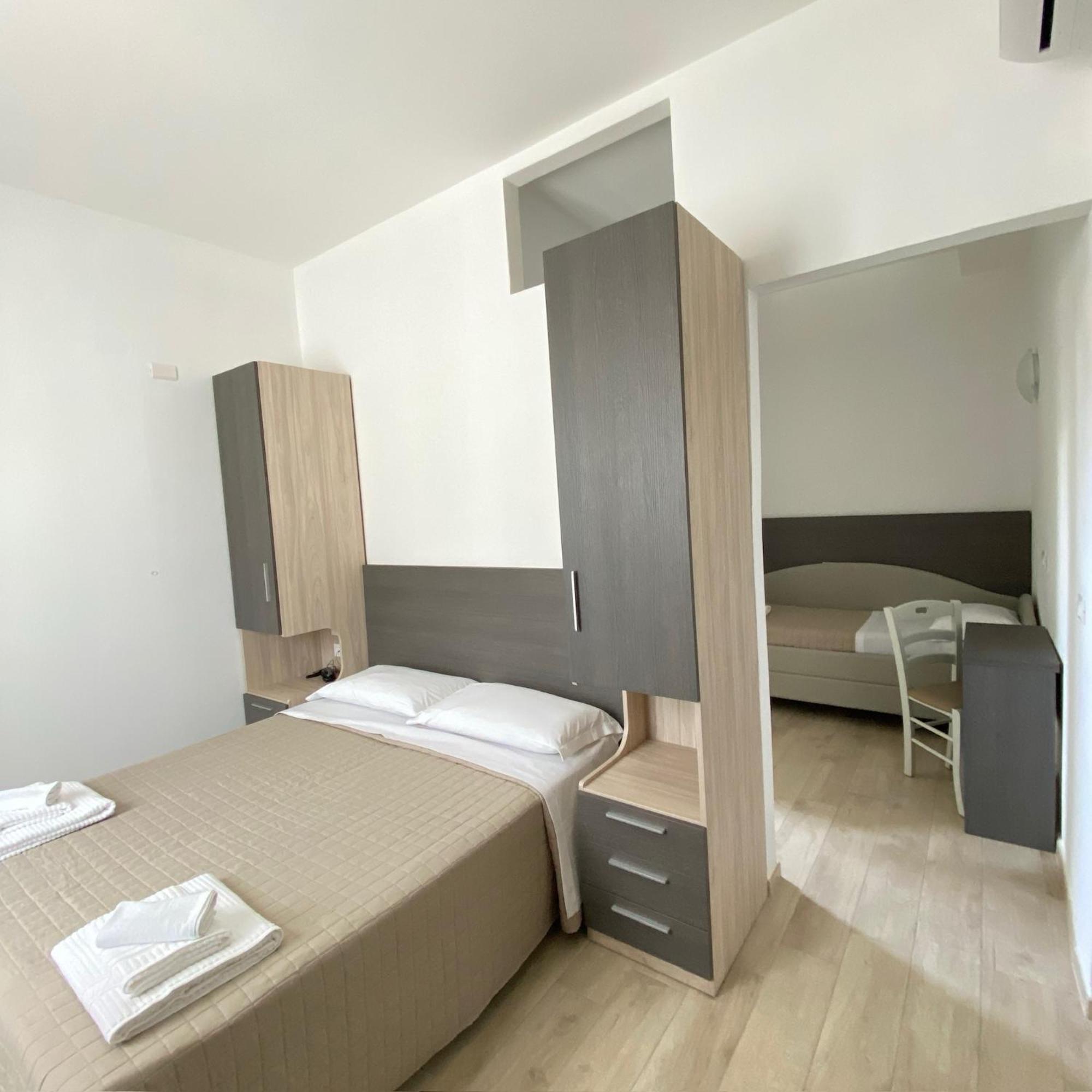Hotel Bed And Book 리미니 외부 사진